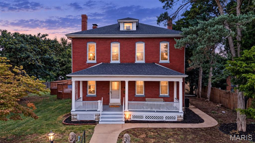 552 Clark Street Property Photo 1