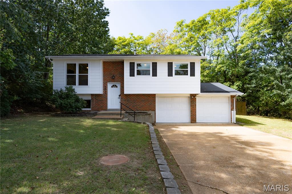 5015 Country Ridge Drive Property Photo 1