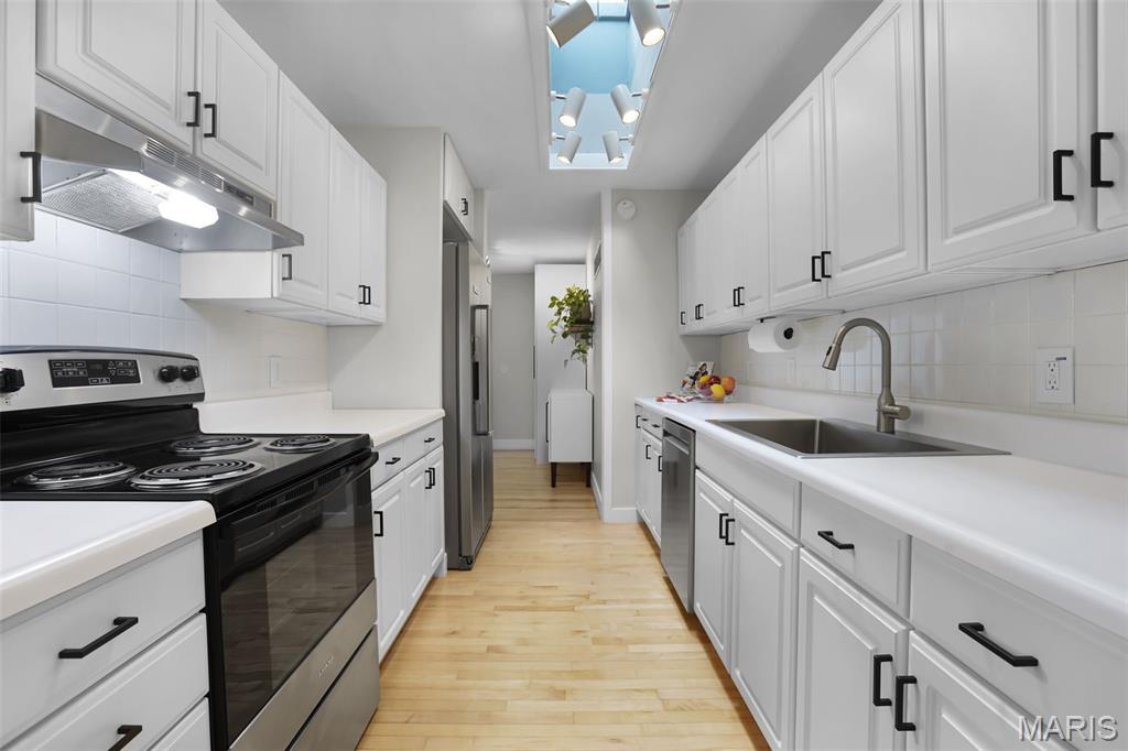 957 Flair Court Property Photo 8
