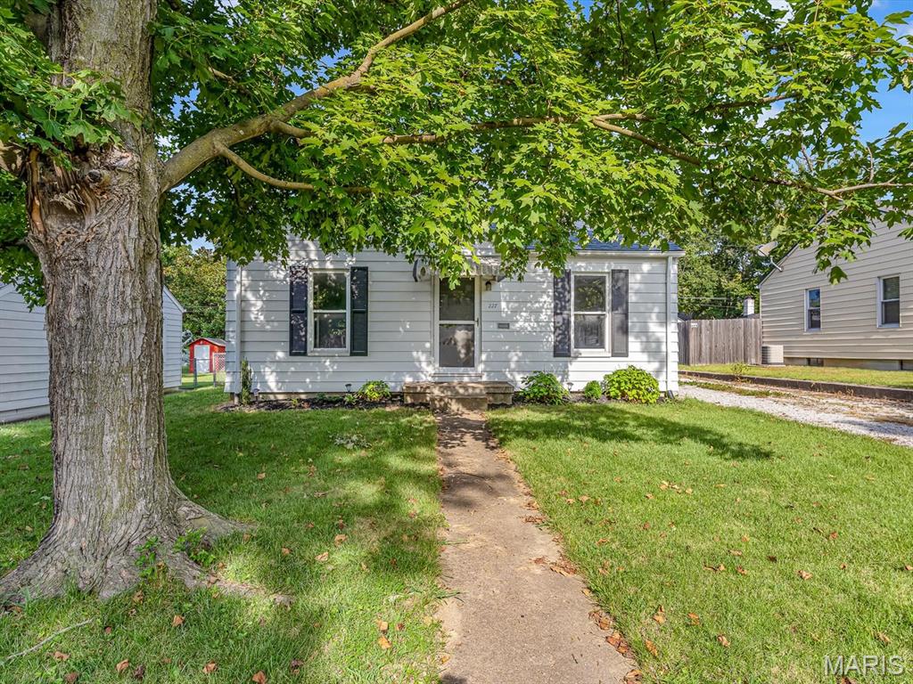 227 W Washington Street Property Photo 1