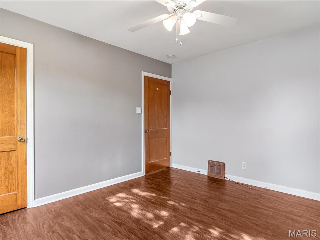 227 W Washington Street Property Photo 8