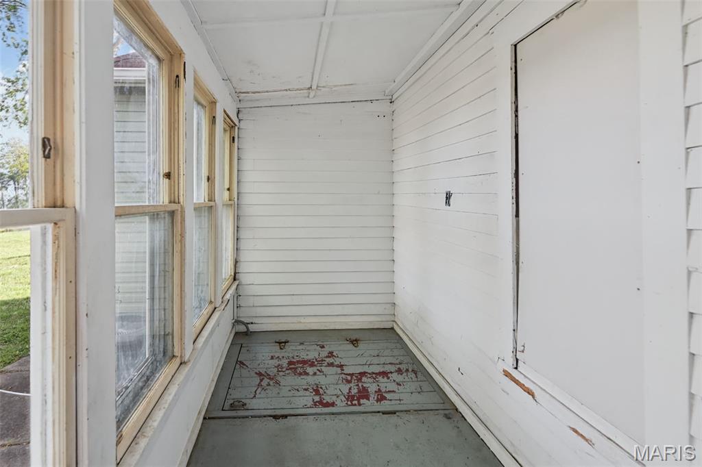 606 S East Property Photo 20