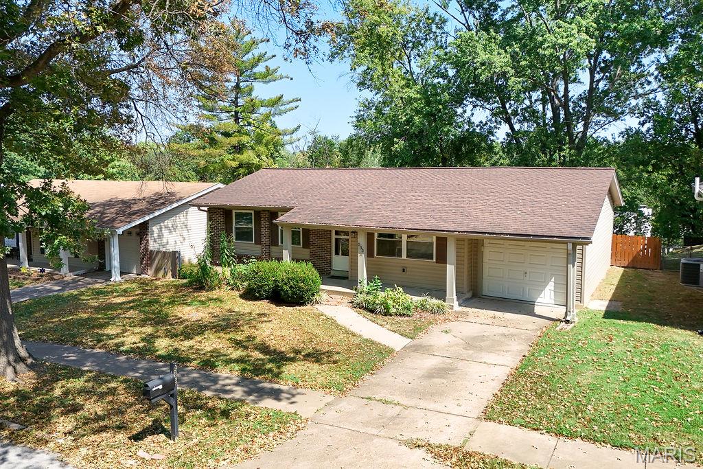 533 Golfwood Drive Property Photo 2