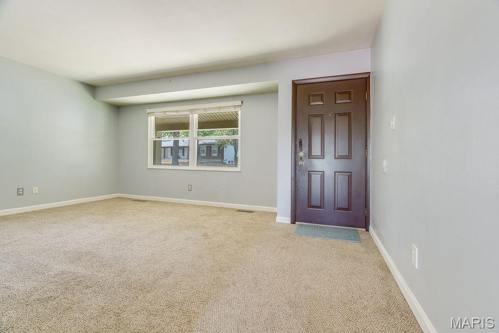533 Golfwood Drive Property Photo 8