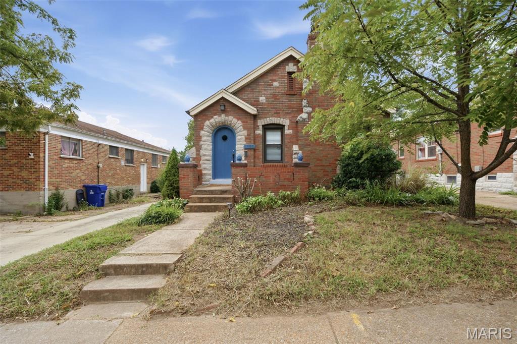 1105 North And South Road