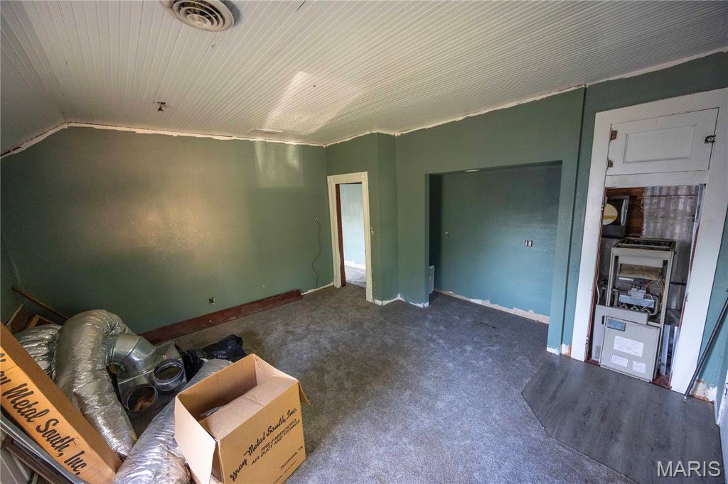 6322 Main Street Property Photo 9