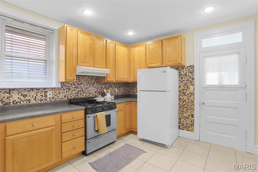 5004 Winona Avenue Property Photo 14