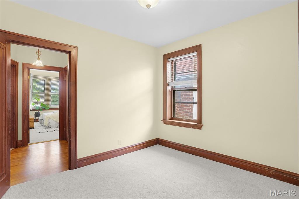 5004 Winona Avenue Property Photo 18
