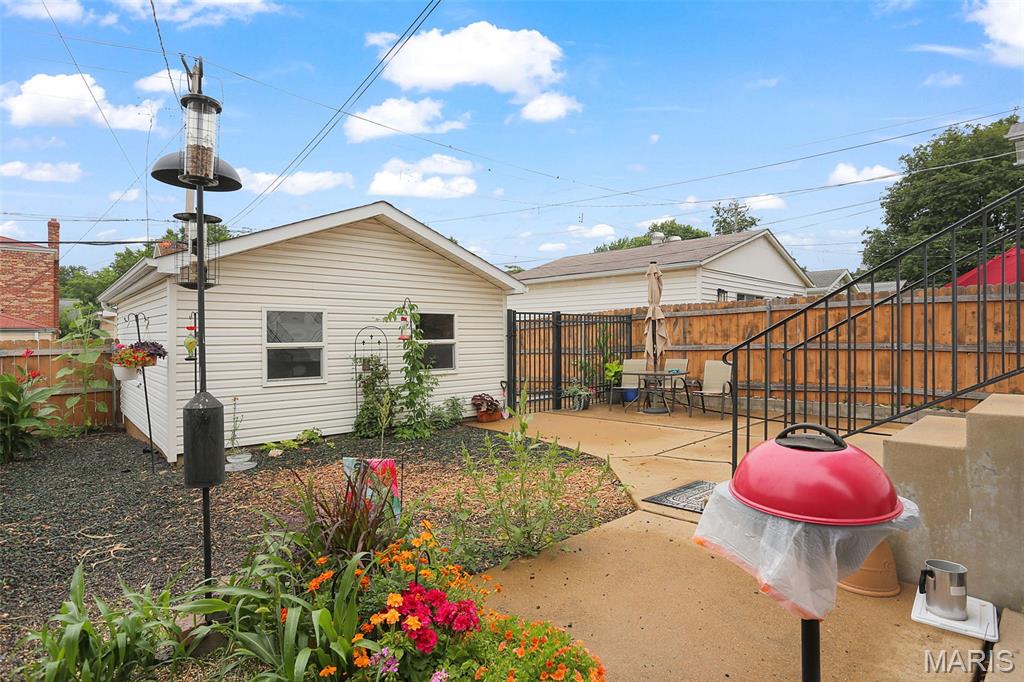 5004 Winona Avenue Property Photo 27