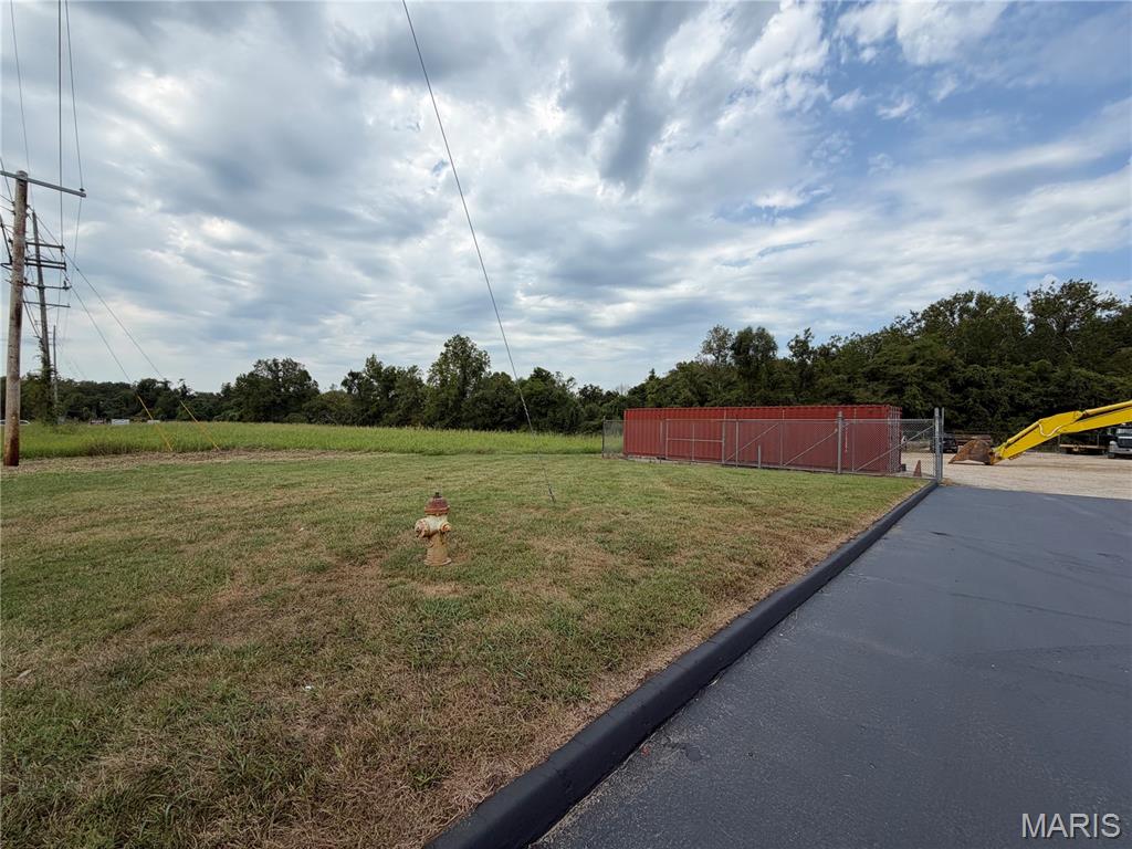 2005 State Road Z Property Photo 3