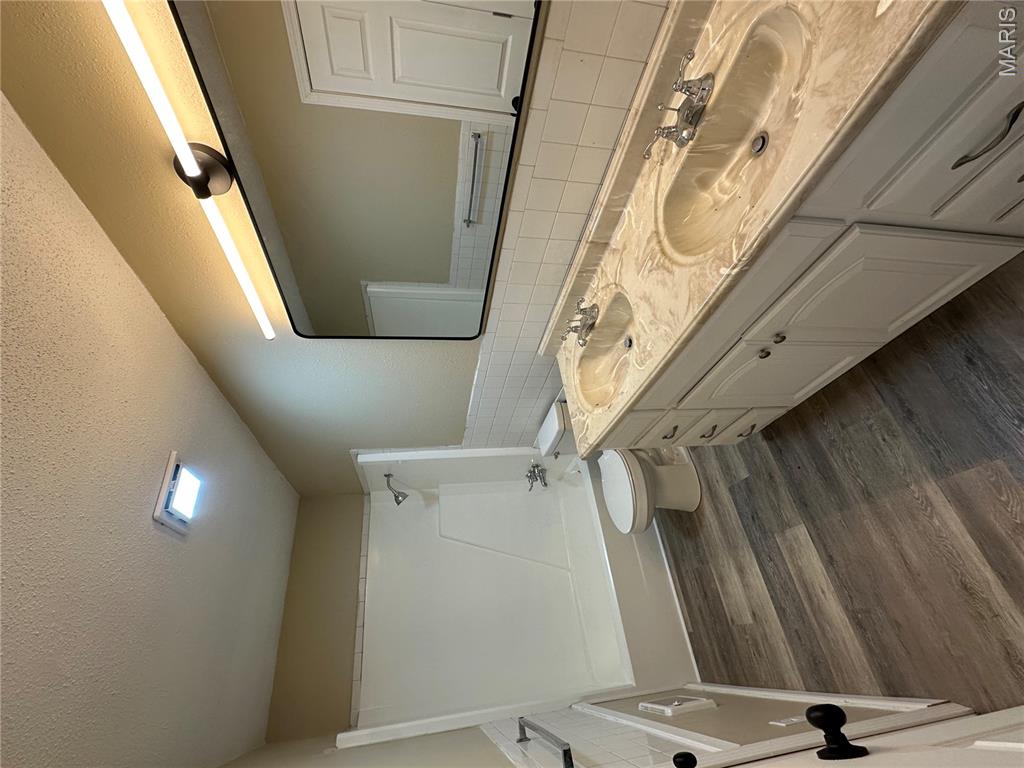 1006 E Almar St Property Photo 8