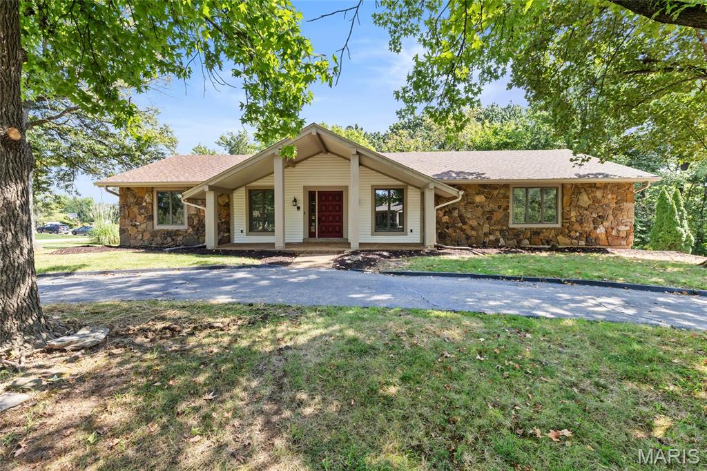 1 Bluff View Court