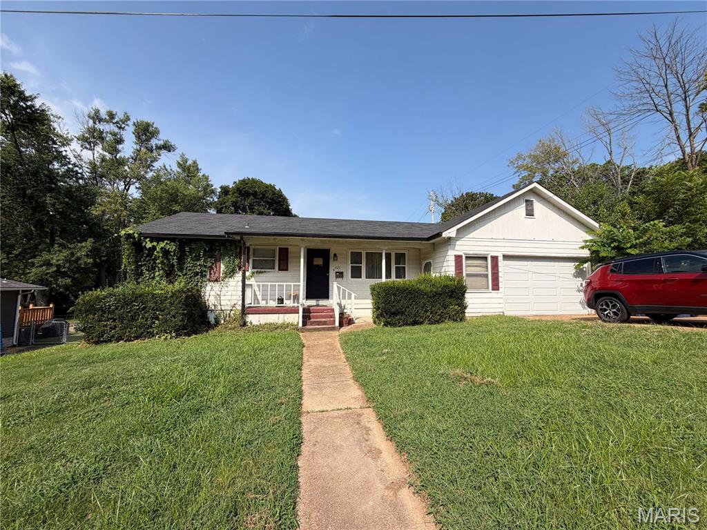 421 N Elm Street Property Photo 1