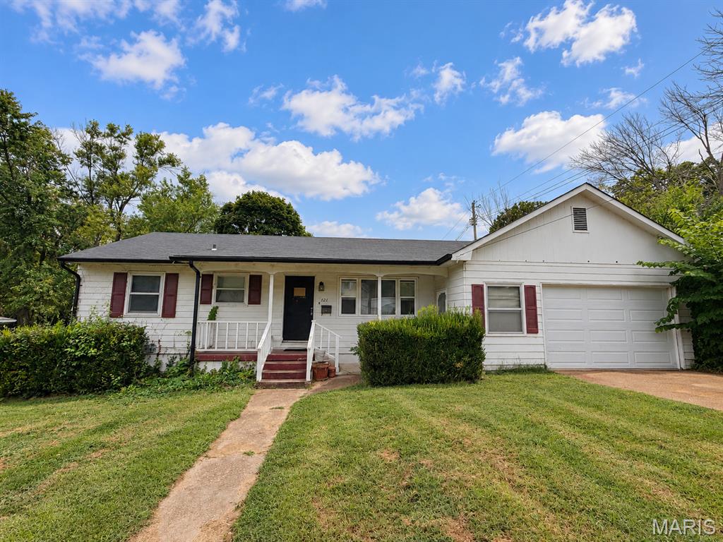 421 N Elm Street Property Photo 1