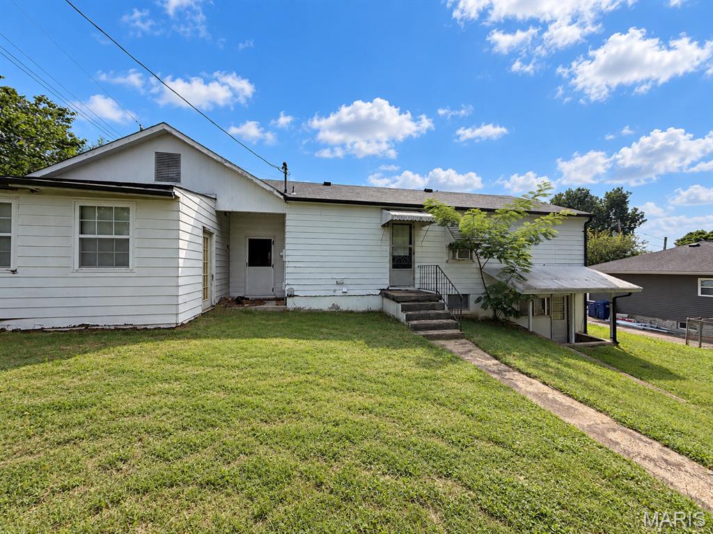 421 N Elm Street Property Photo 2