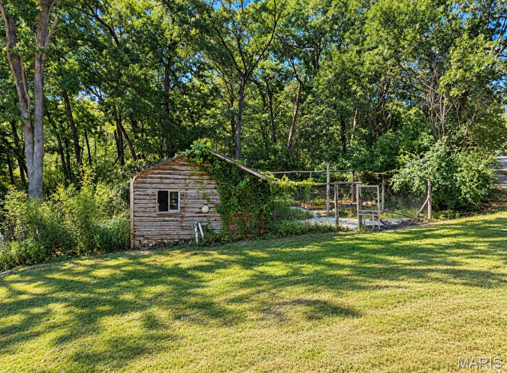 7924 W Forest Hills Drive Property Photo 4
