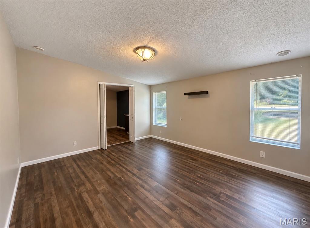 7924 W Forest Hills Drive Property Photo 8