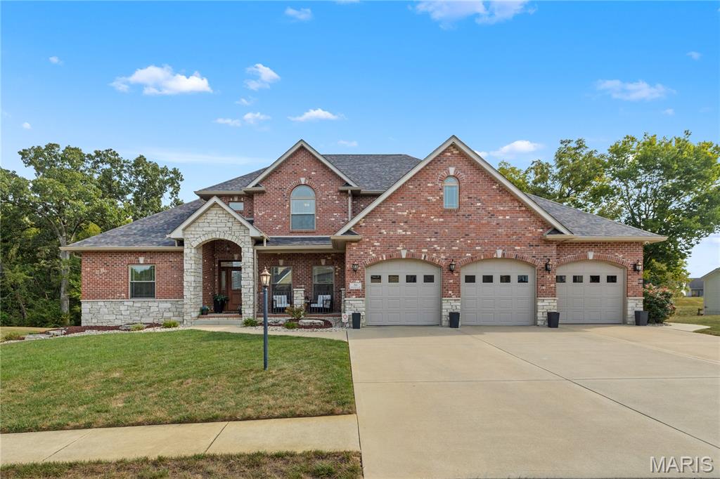 61 Woodcrest Drive Property Photo 1
