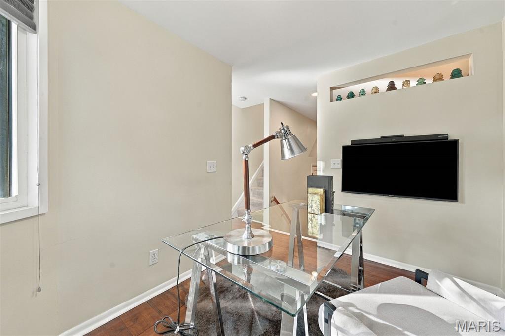 1816 Hickory Street Property Photo 22