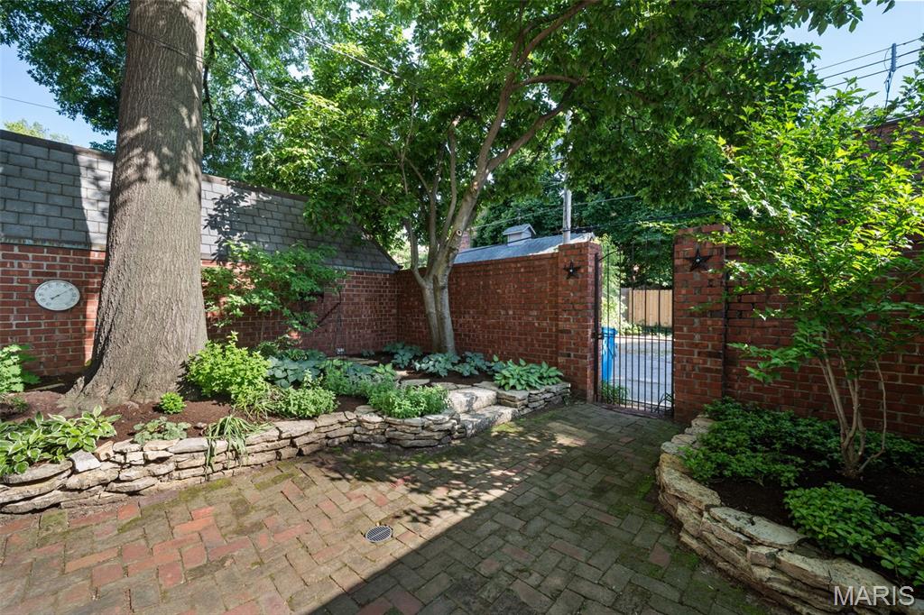 1816 Hickory Street Property Photo 48