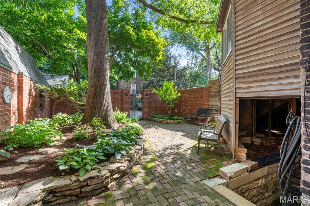 1816 Hickory Street Property Photo 49