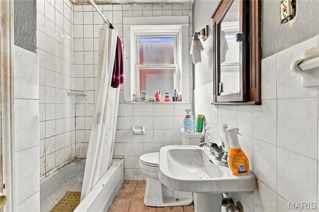 5435 Bates Street Property Photo 12