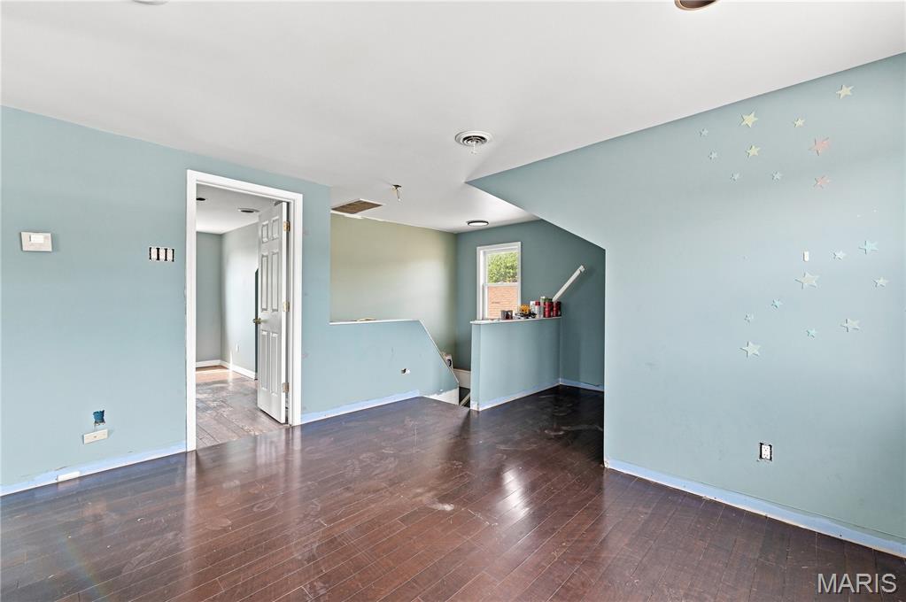 5435 Bates Street Property Photo 14
