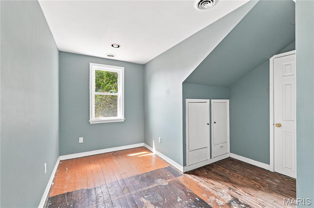 5435 Bates Street Property Photo 17