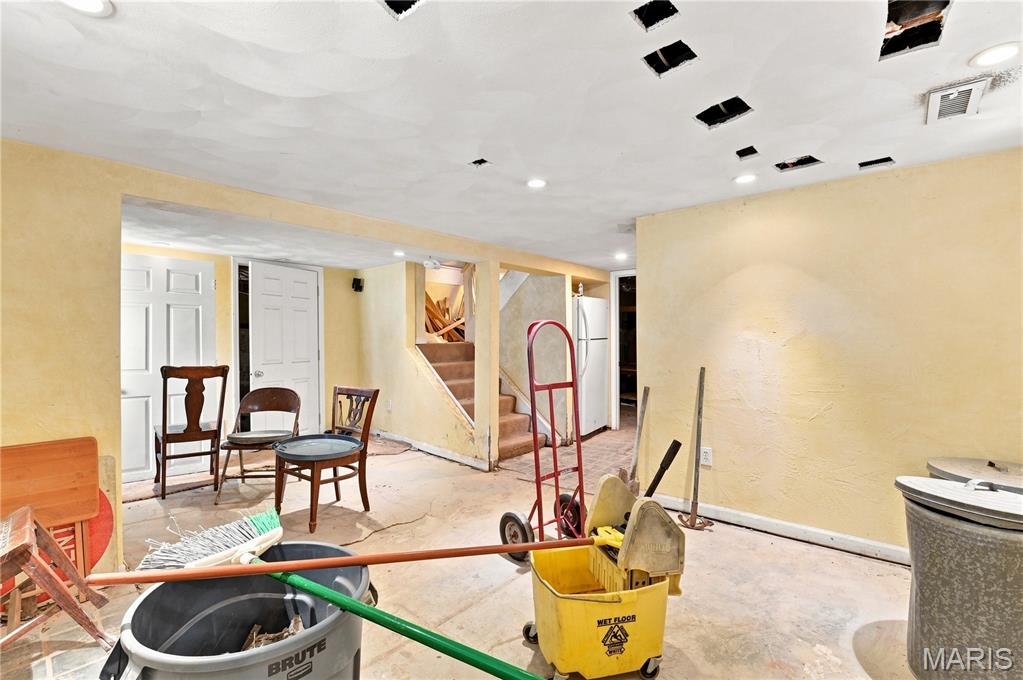 5435 Bates Street Property Photo 24