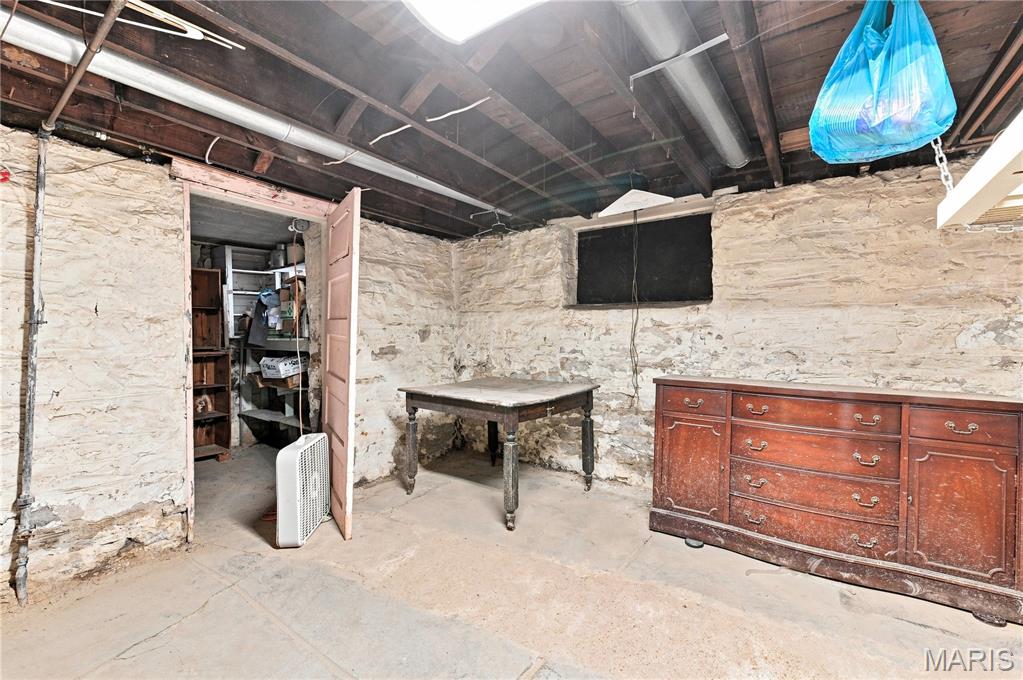 5435 Bates Street Property Photo 27