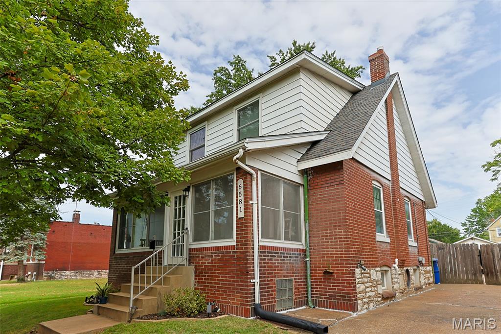 6581 Hoffman Avenue Property Photo