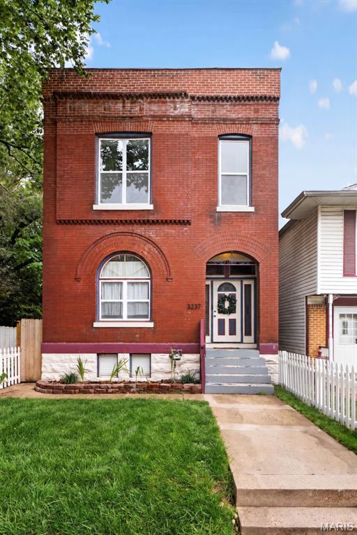 3237 California Avenue Property Photo 1