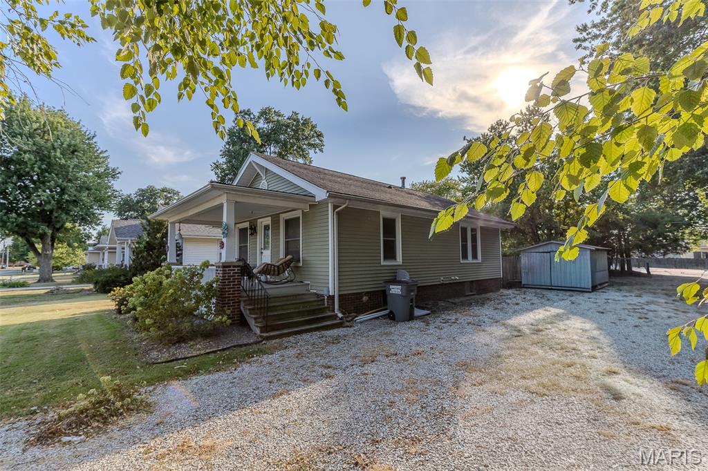 220 Minton Street Property Photo 4