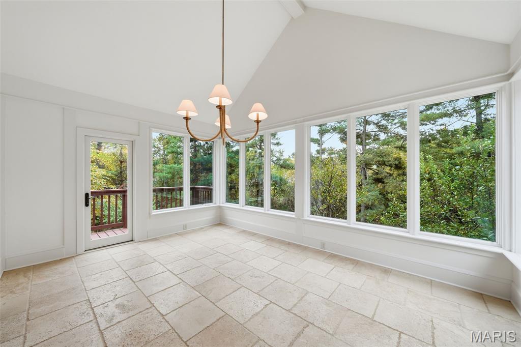1709 Howehill Court Property Photo 4