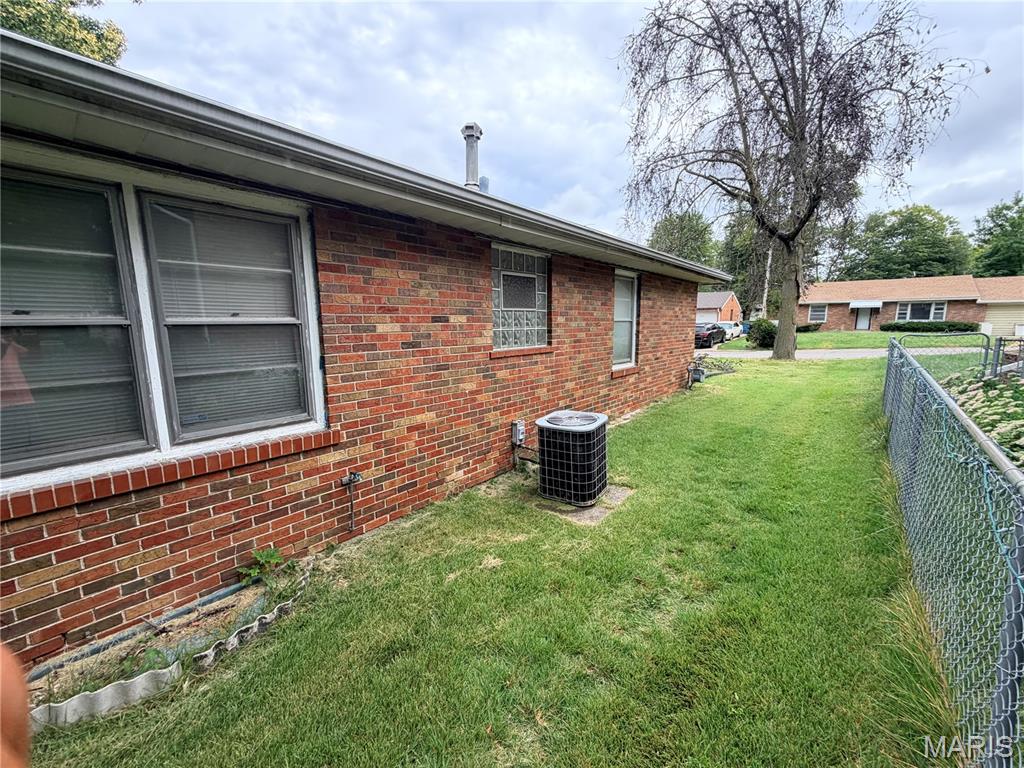 8933 Hillview Avenue Property Photo 1