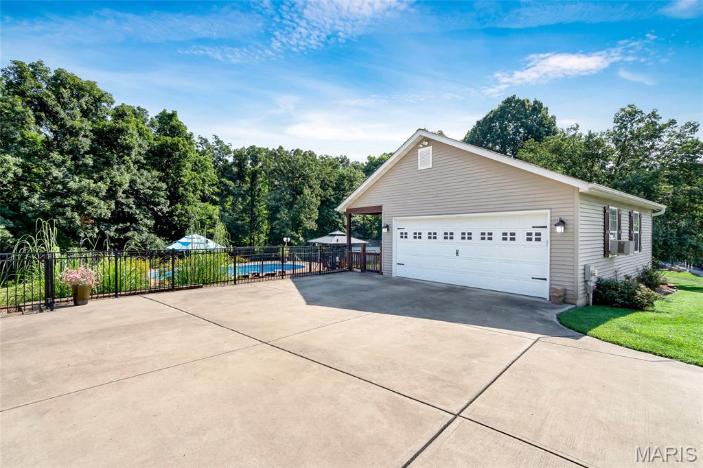 175 Southview Drive Property Photo 2