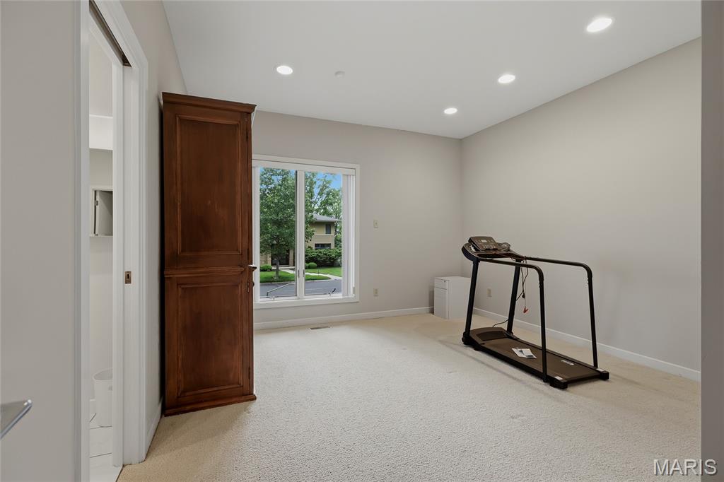 8333 Kingsbury Boulevard Property Photo 20