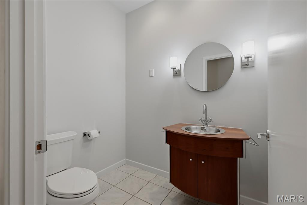 8333 Kingsbury Boulevard Property Photo 24