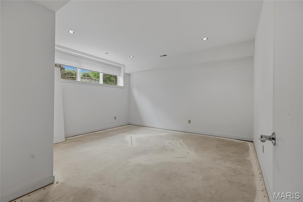 8333 Kingsbury Boulevard Property Photo 34