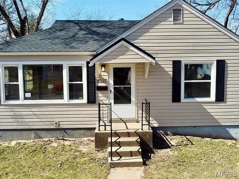 6325 Everett Drive Property Photo 1