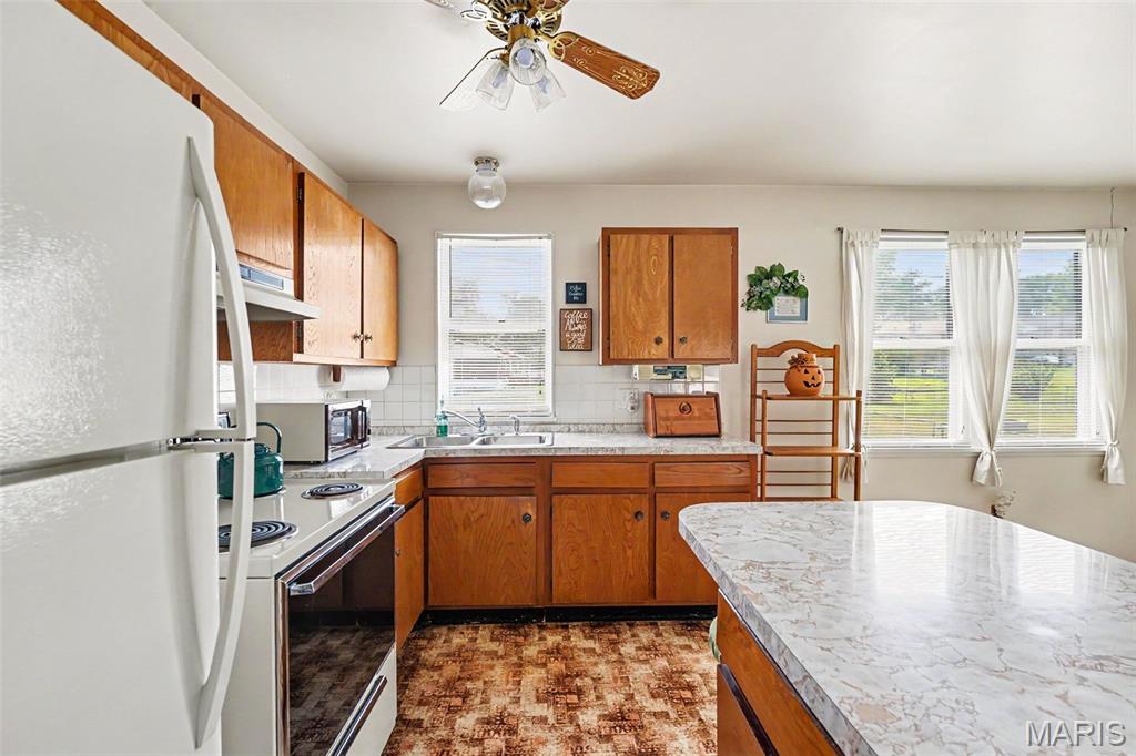 9104 Lemona Drive Property Photo 8