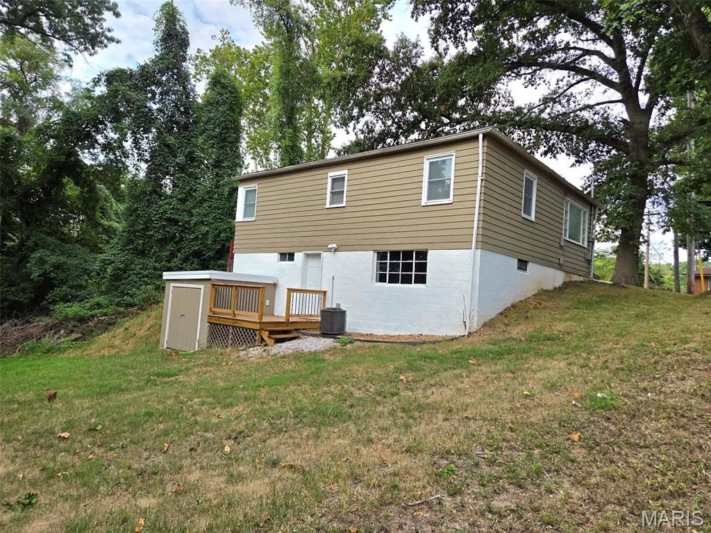 2431 N Henry Street Property Photo 3