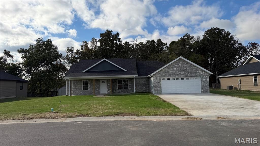 1100 Daytona Drive Property Photo 1