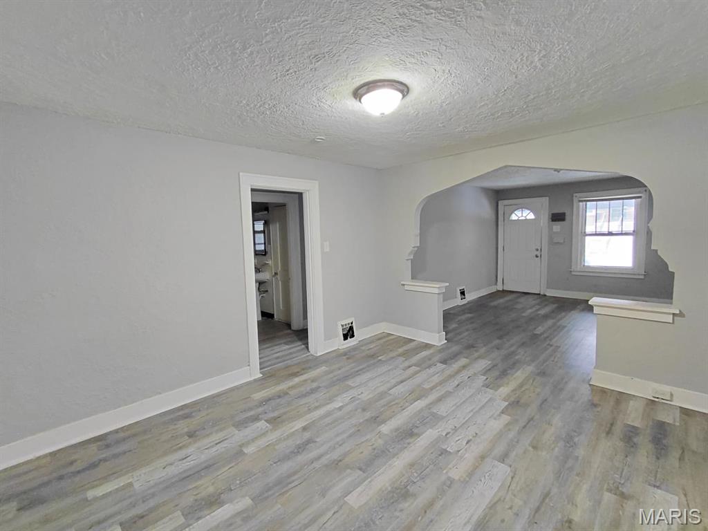 3512 West Place Property Photo 2