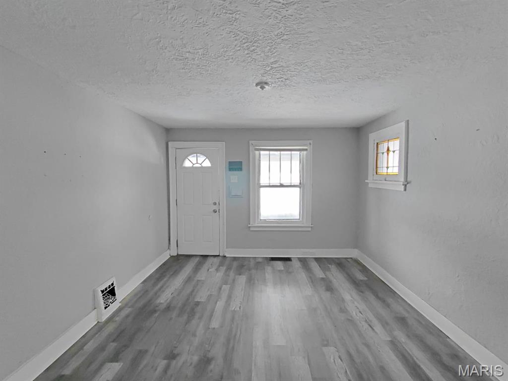 3512 West Place Property Photo 5