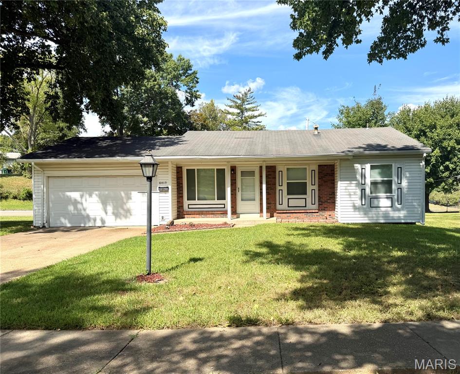 10619 Foxlair Drive Property Photo 1