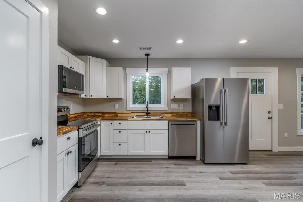 15564 Top Drive Property Photo 8