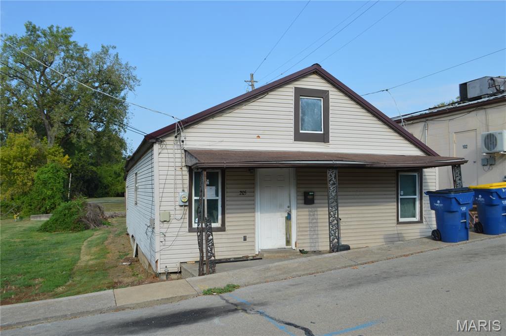 502 S Adams St Property Photo 1