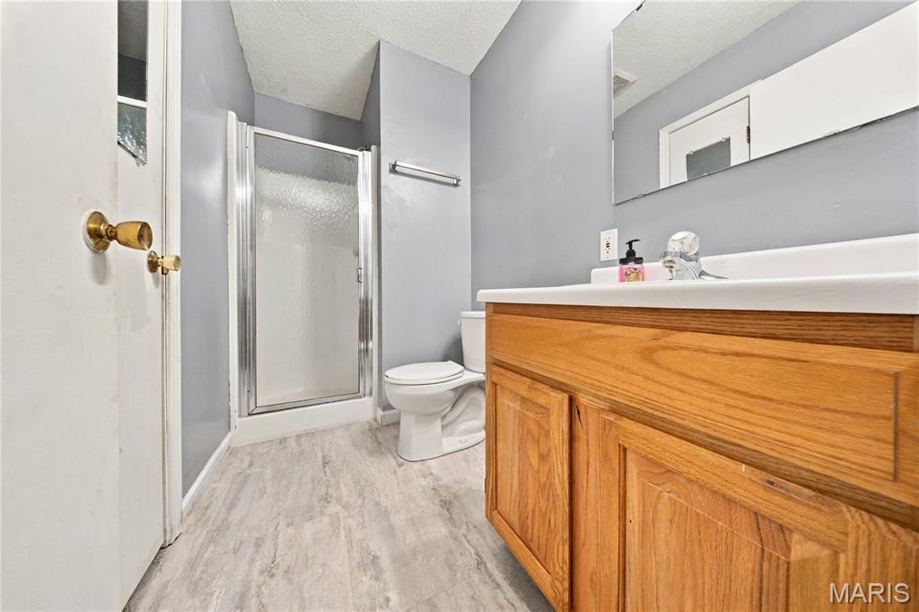 300 Greentree Road Property Photo 11