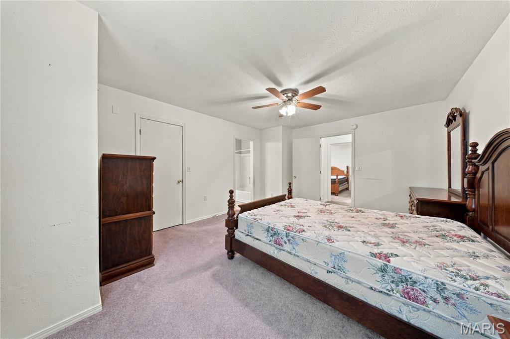 300 Greentree Road Property Photo 13